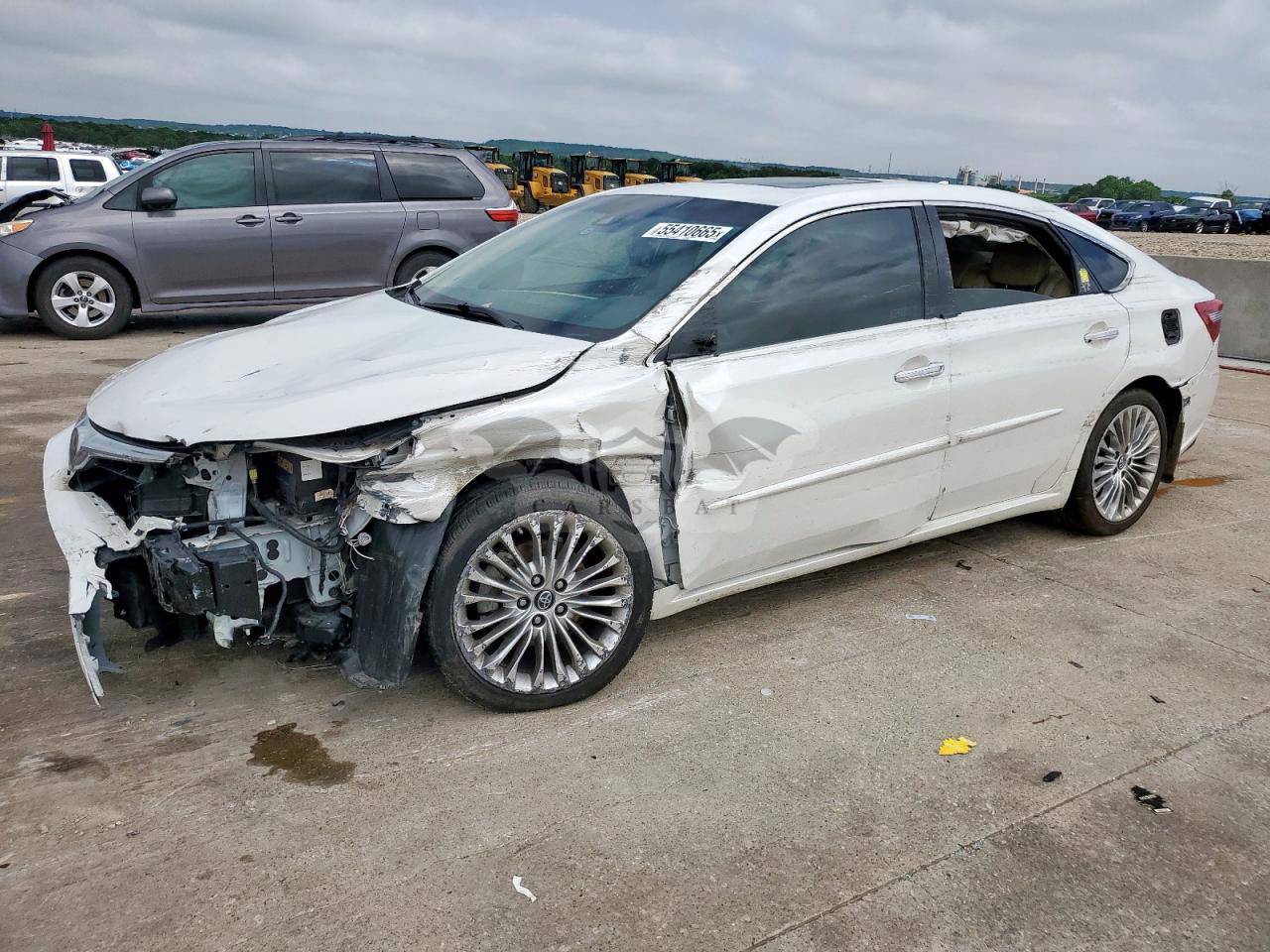 Toyota Avalon XLE 3.5L  6 2018