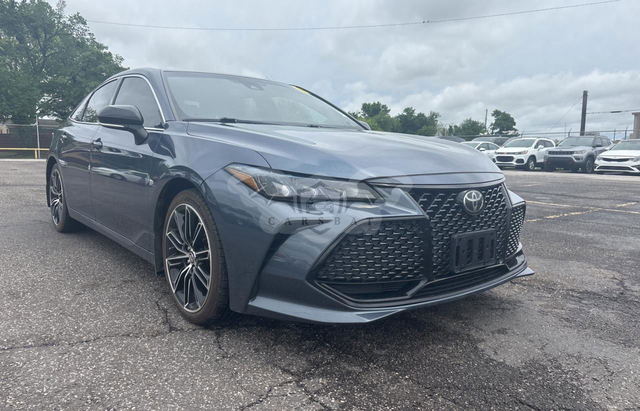 Toyota Avalon XLE 3.5L  6 2019