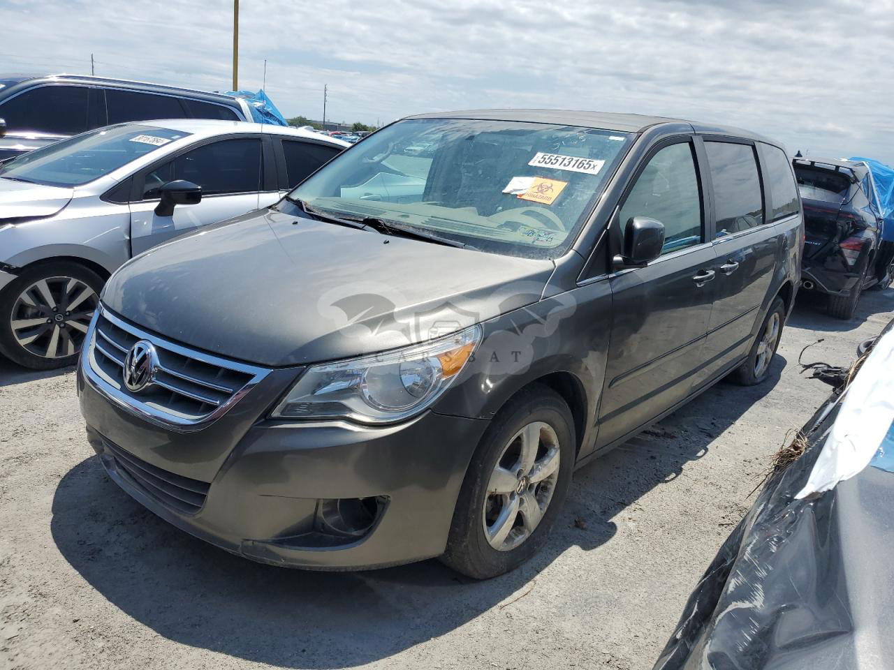 Volkswagen Routan SE 3.8L  6 2010