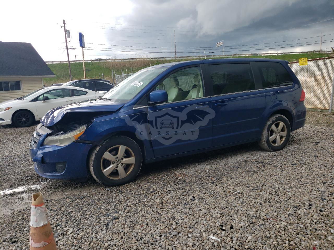 Volkswagen Routan SE 3.8L  6 2010