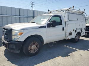 Ford F-350 SUPER DUTY 6.2L 8 2013
