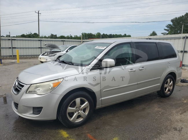 Volkswagen Routan SE 3.8L  6 2010