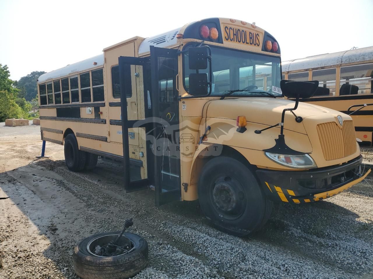 IC Corporation CE Series CE 7.6L 6 2009