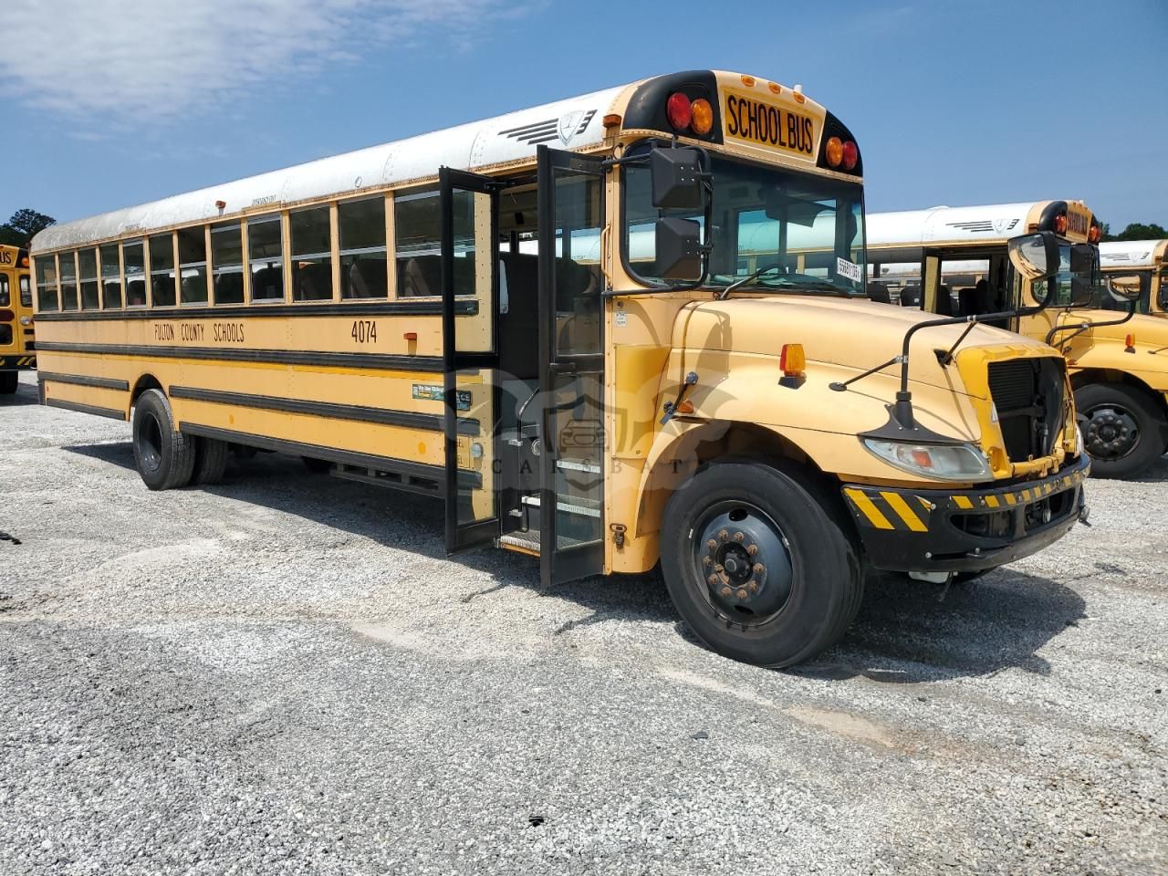 IC Corporation CE Series CE 7.6L 6 2010