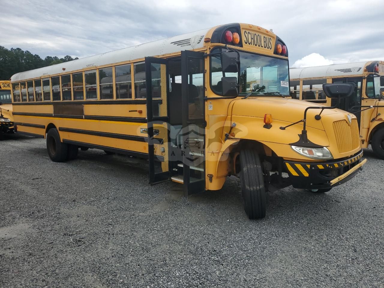 IC Corporation CE Series CE 7.6L 6 2013