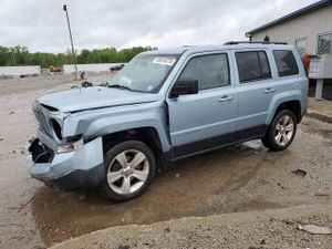 Jeep Patriot LATITUDE 2.4L 4 2013