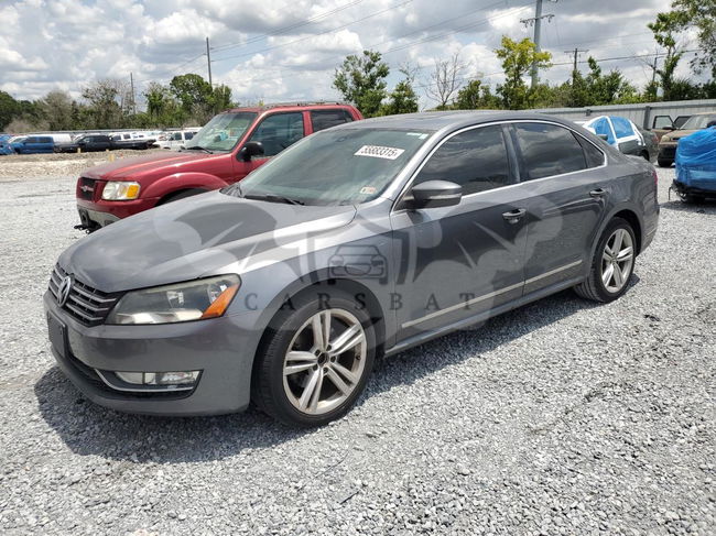 Volkswagen Passat SE 2.0L  4 2013