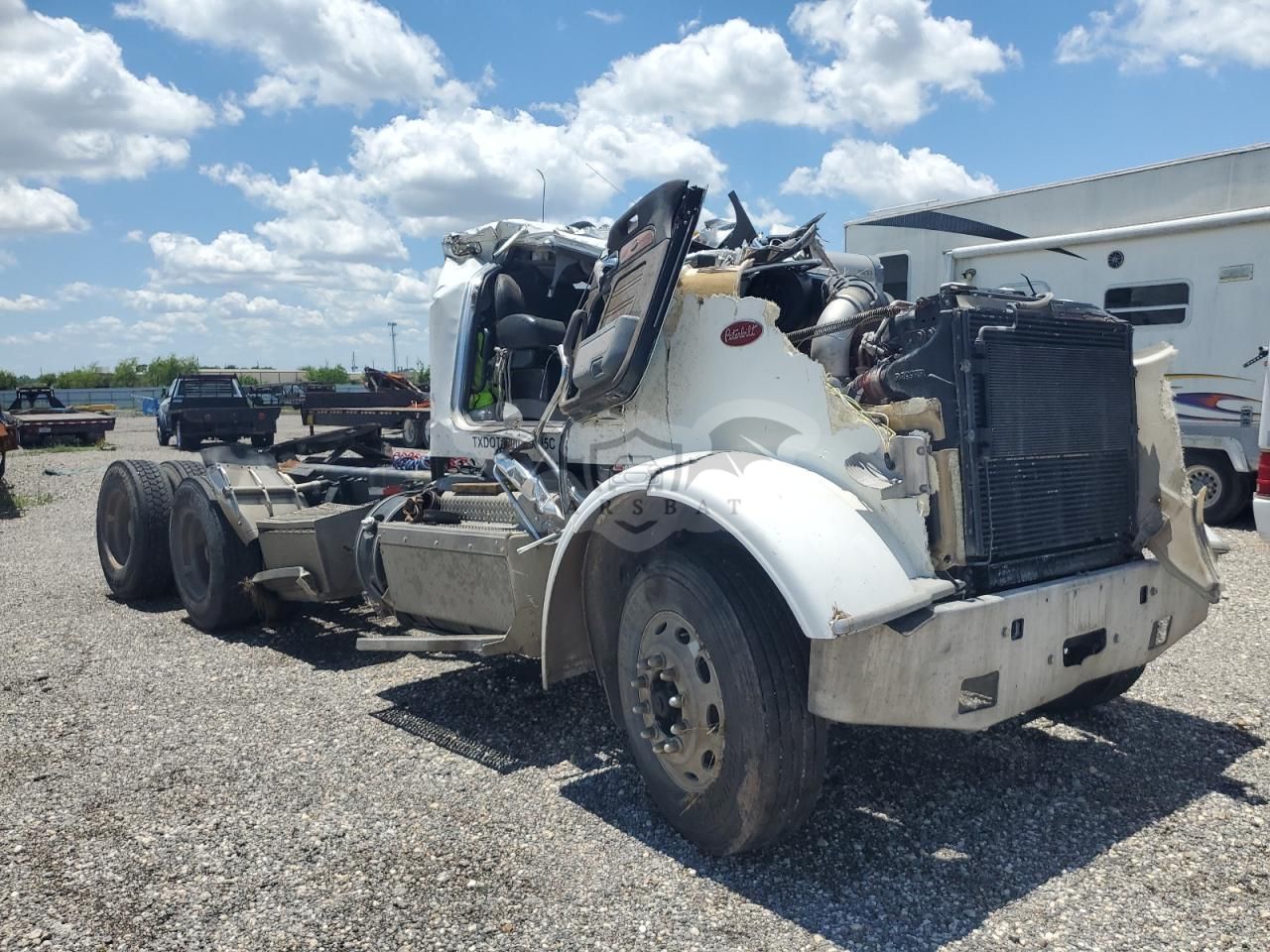 Peterbilt 365/367 11.9L 6 2011