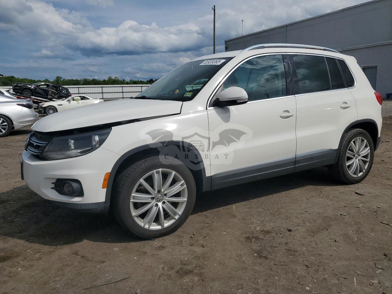 Volkswagen Tiguan S 2.0L  4 2013