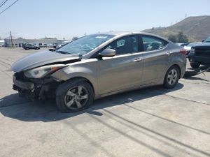 Hyundai Elantra SE 1.8L 4 2015