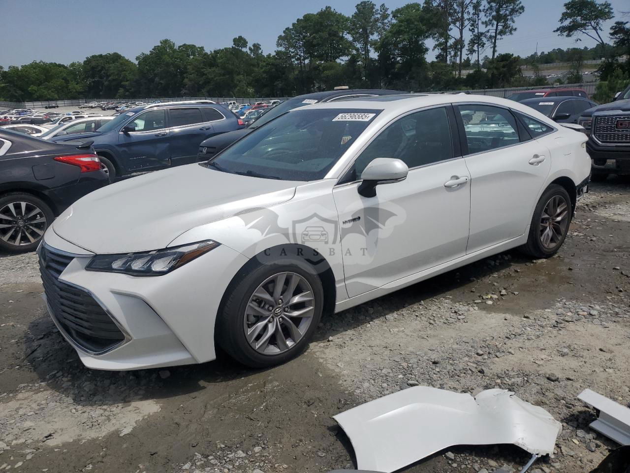 Toyota Avalon XLE 2.5L  4 2024