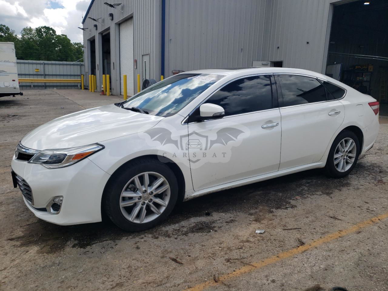 Toyota Avalon BASE 3.5L  6 2013