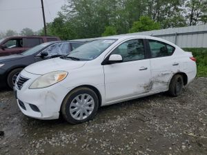 Nissan Versa S 1.6L 4 2013