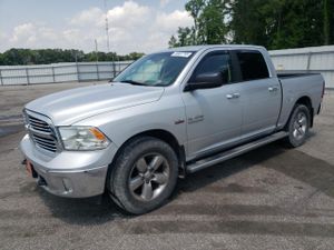 RAM 1500 SLT 5.7L 8 2015