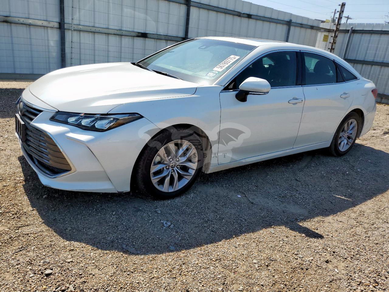 Toyota Avalon XLE 3.5L  6 2020