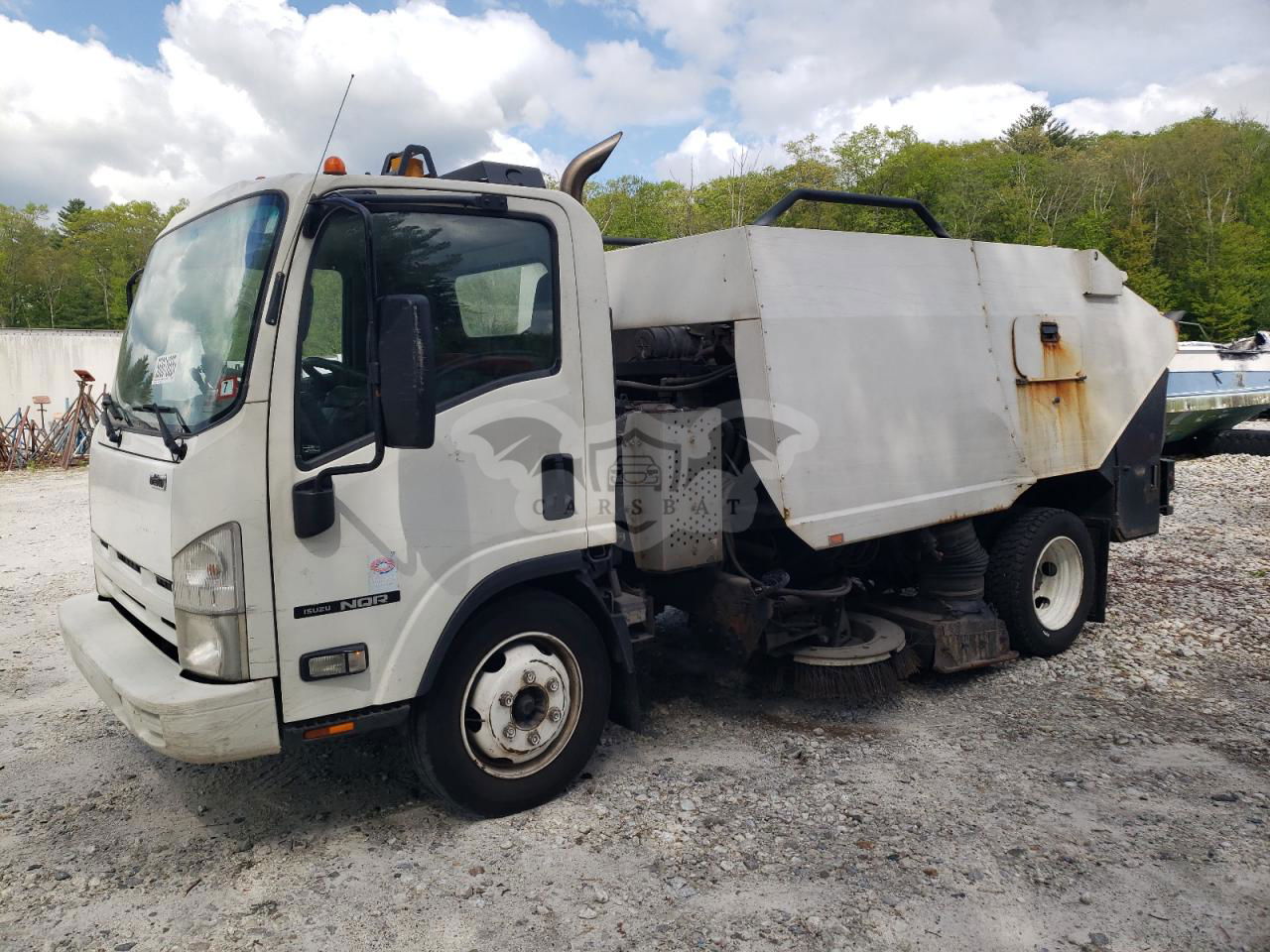 Isuzu NQR 5.2L  4 2014