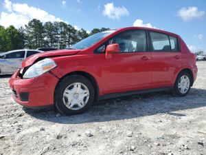 Nissan Versa S 1.8L 4 2010