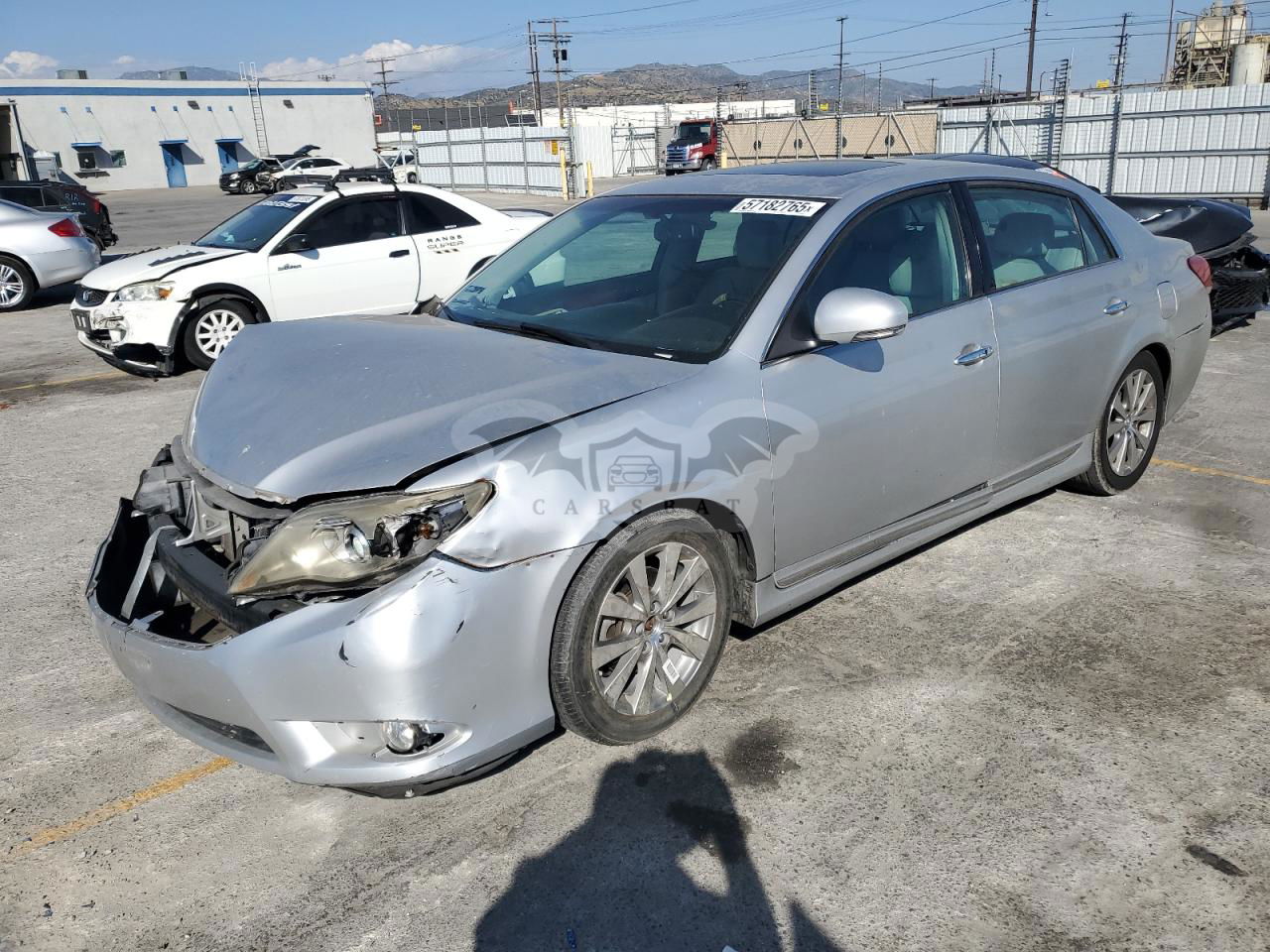 Toyota Avalon BASE 3.5L  6 2011