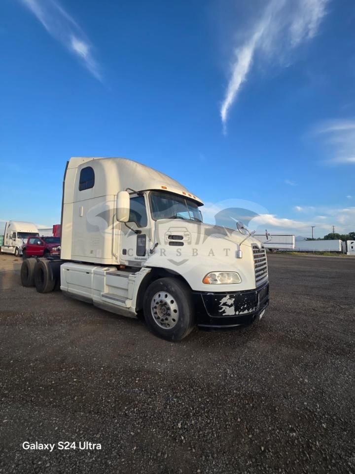 Mack 600 CXU600 12.7L 6 2015