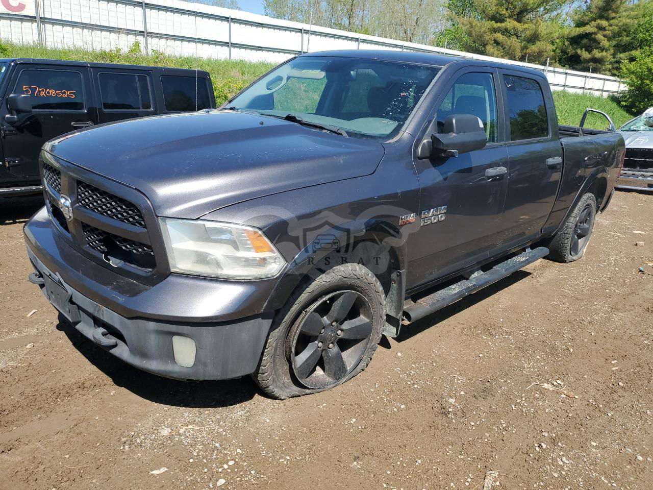 RAM 1500 SLT 5.7L  8 2017