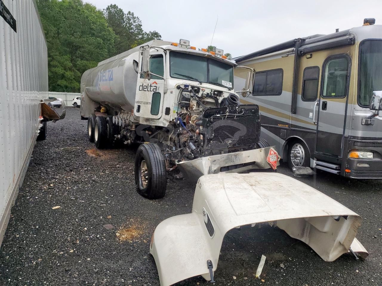 Peterbilt 330/337/348 8.3L 6 2012