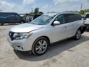 Nissan Pathfinder S 3.5L 6 2013
