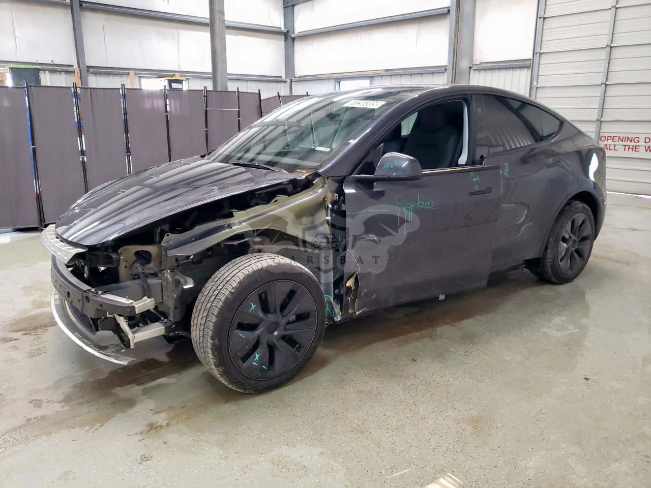 Tesla Model Y 2025