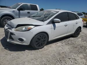 Ford Focus SE 2.0L 4 2014