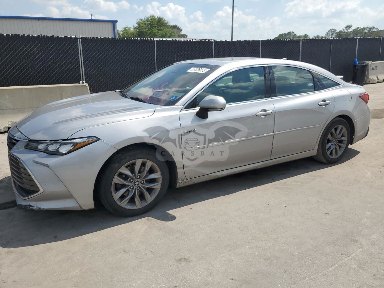 Toyota Avalon XLE 2.5L  4 2019