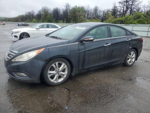 Hyundai Sonata SE 2.4L 4 2013