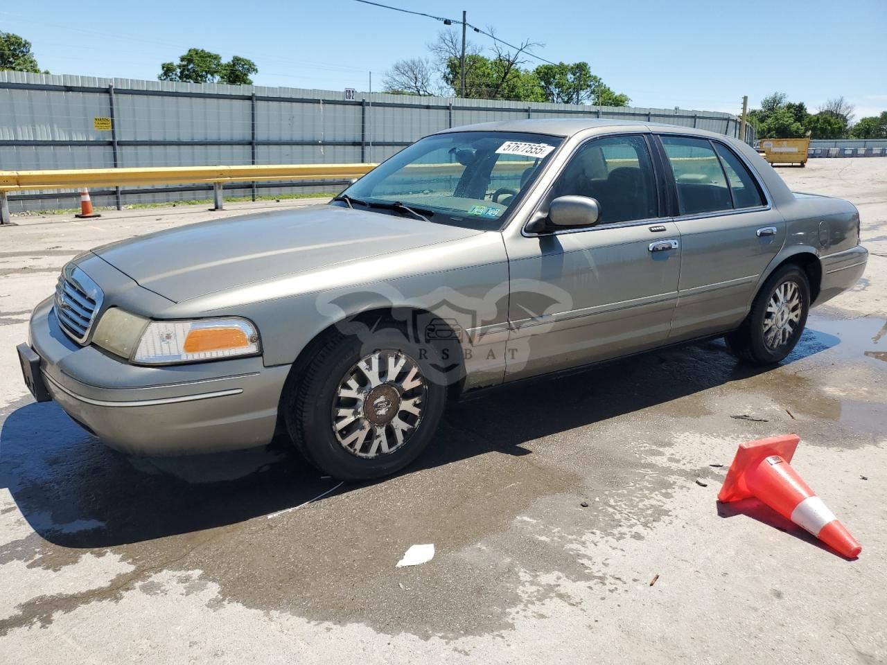 Ford Crown LX 4.6L 8 2003