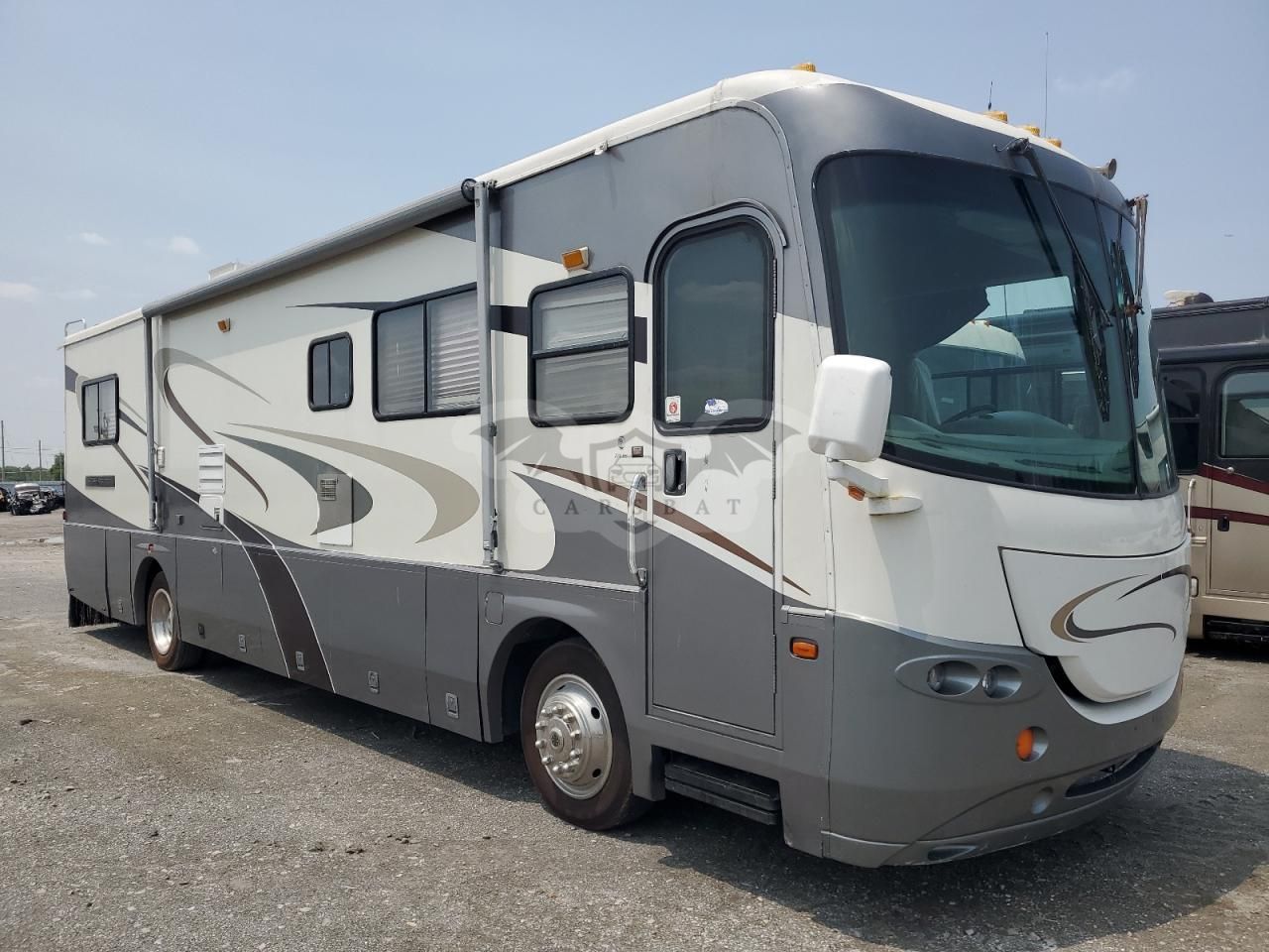 Freightliner X-line X LINE MOTOR HOME 5.9L 6 2005