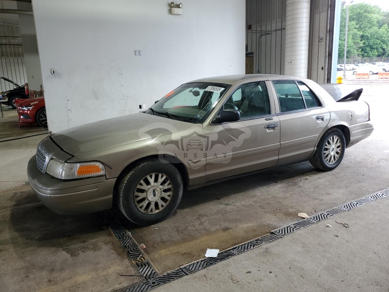 Ford Crown LX 4.6L 8 2004