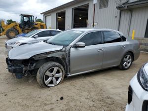 Volkswagen Passat SE 2.5L 5 2013