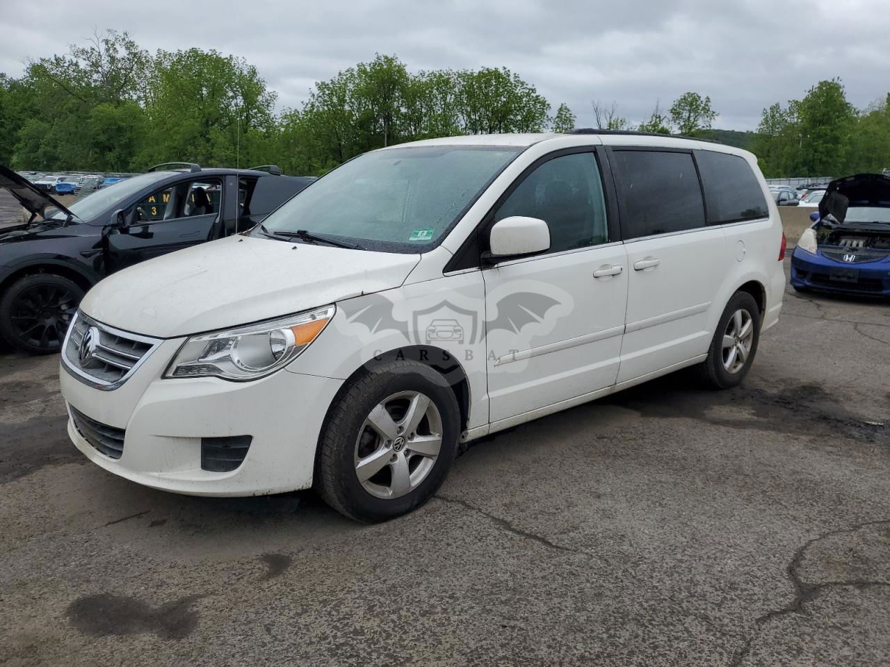 Volkswagen Routan SE 3.6L  6 2011