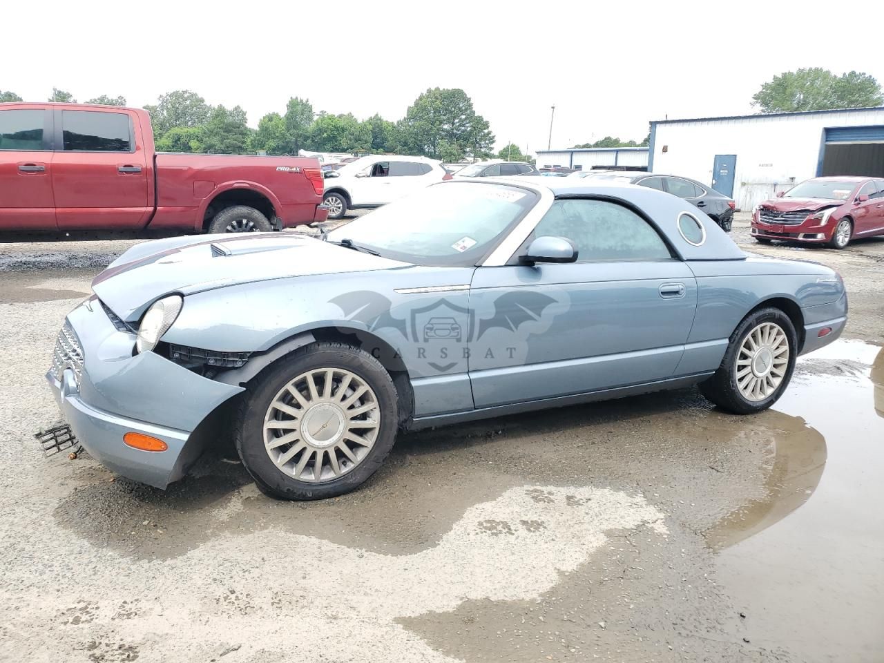 Ford Thunderbird 3.9L 8 2005