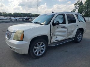 GMC Yukon DENALI 6.2L 8 2011