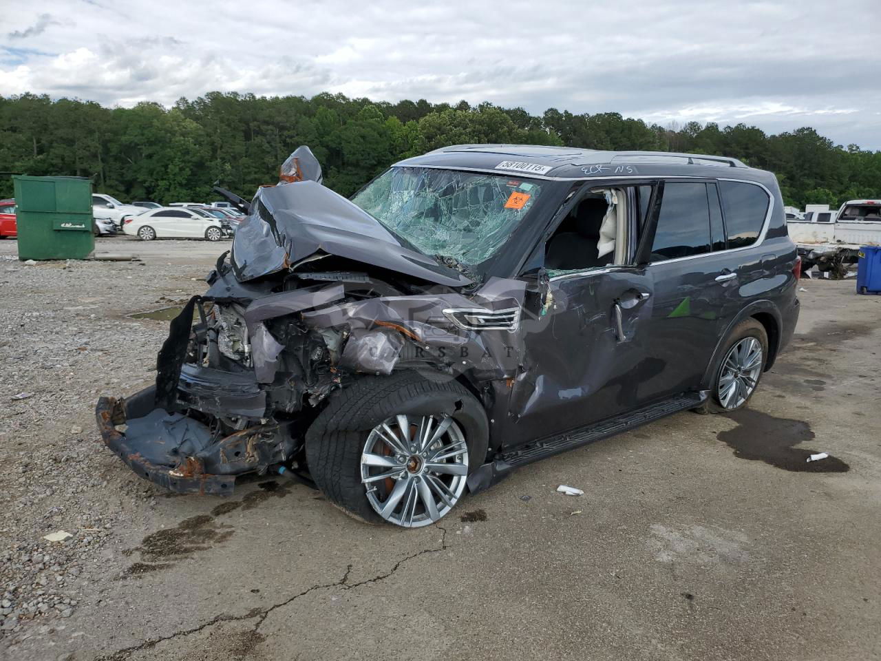 Infiniti QX80 LUXE 5.6L  8 2024