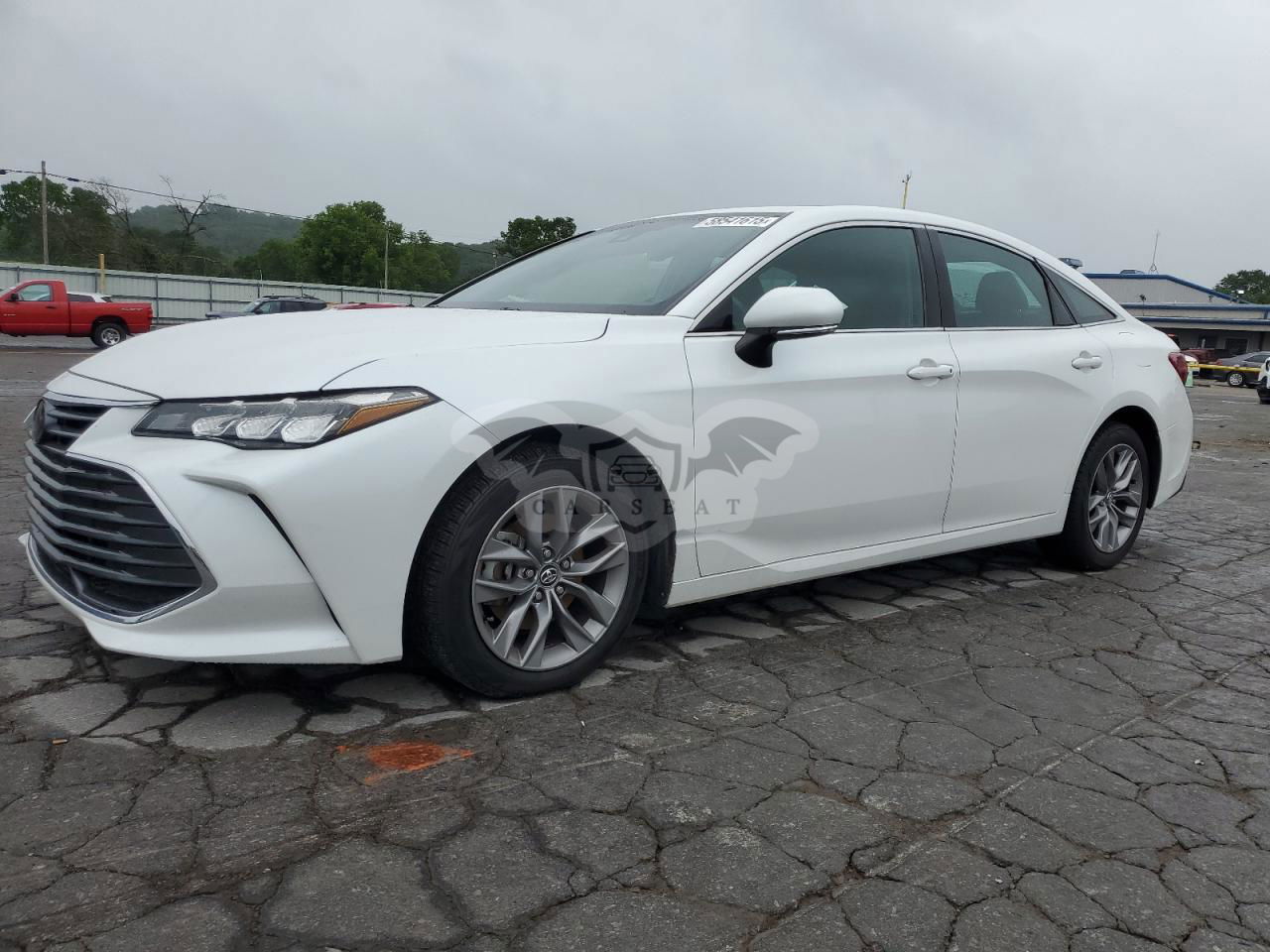 Toyota Avalon XLE 3.5L  6 2020