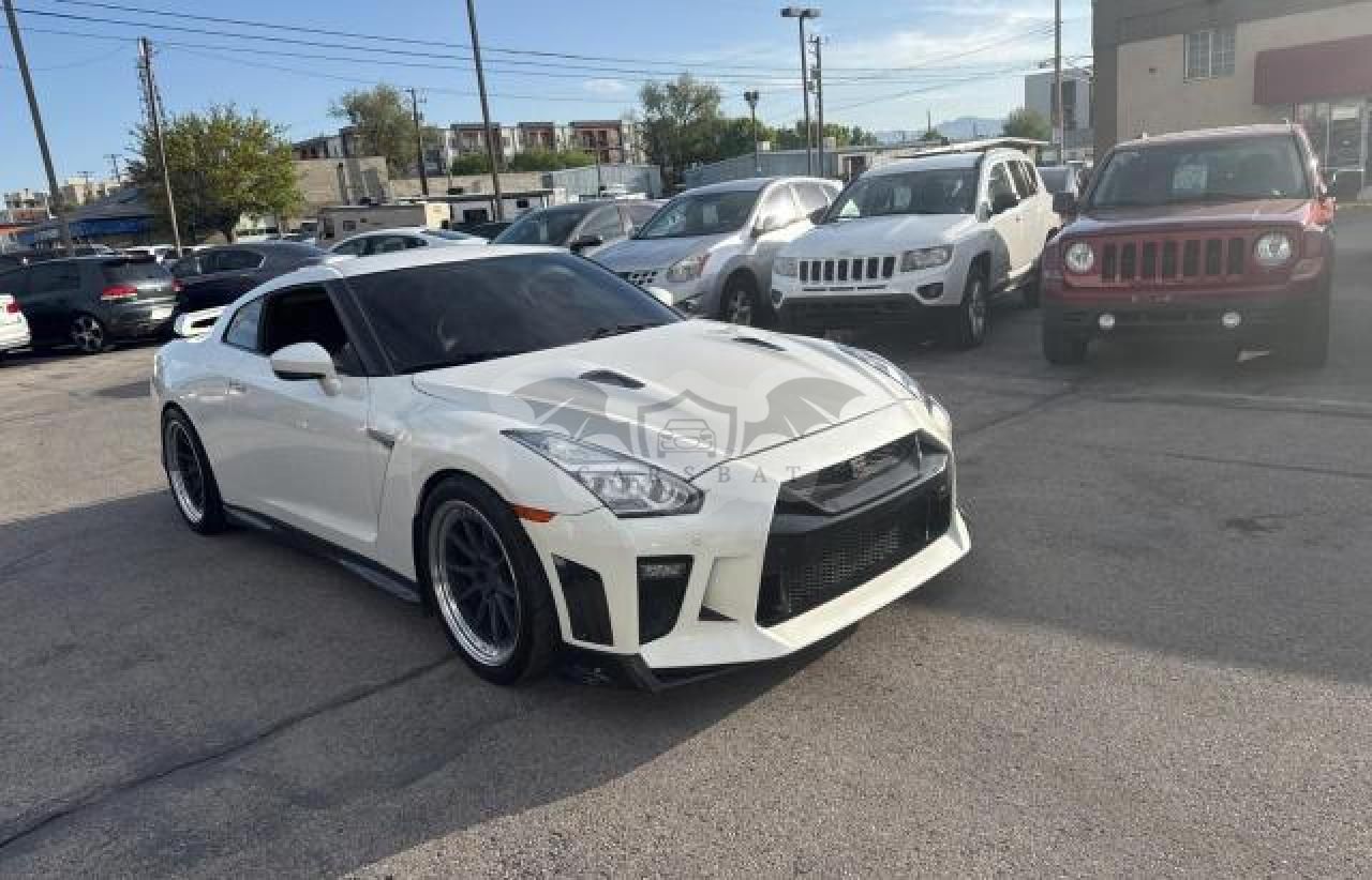Nissan GT-R PURE 3.8L 6 2020