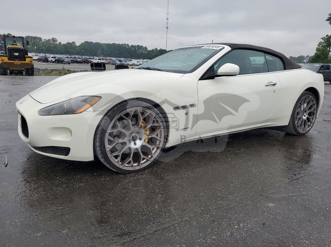 Maserati GranTurismo S 4.7L  8 2012