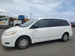 Toyota Sienna CE 3.5L 6 2010