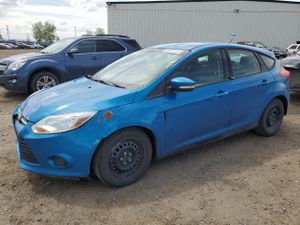 Ford Focus SE 2.0L 4 2013