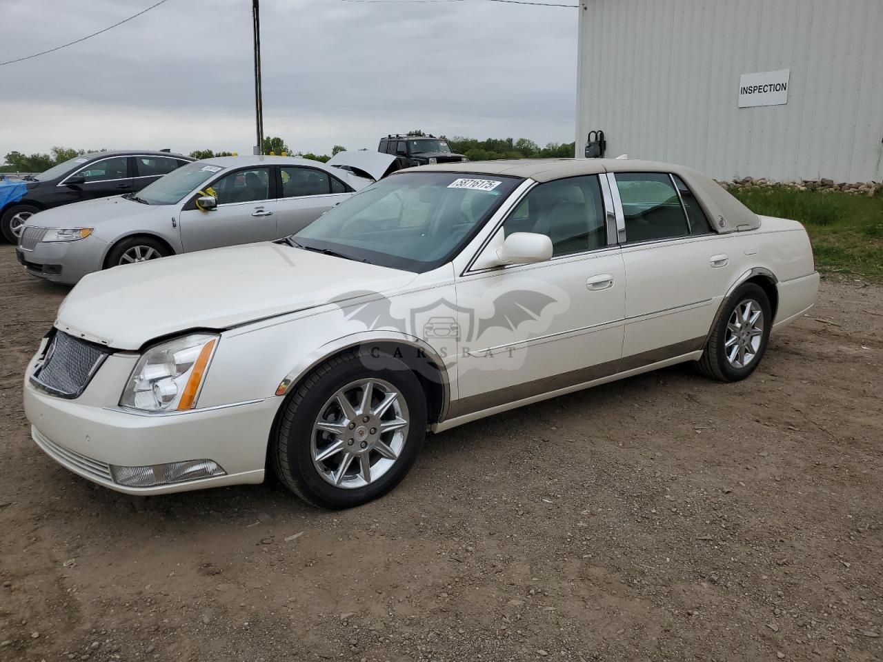 Cadillac DTS LUXURY COLLECTION 4.6L 8 2011