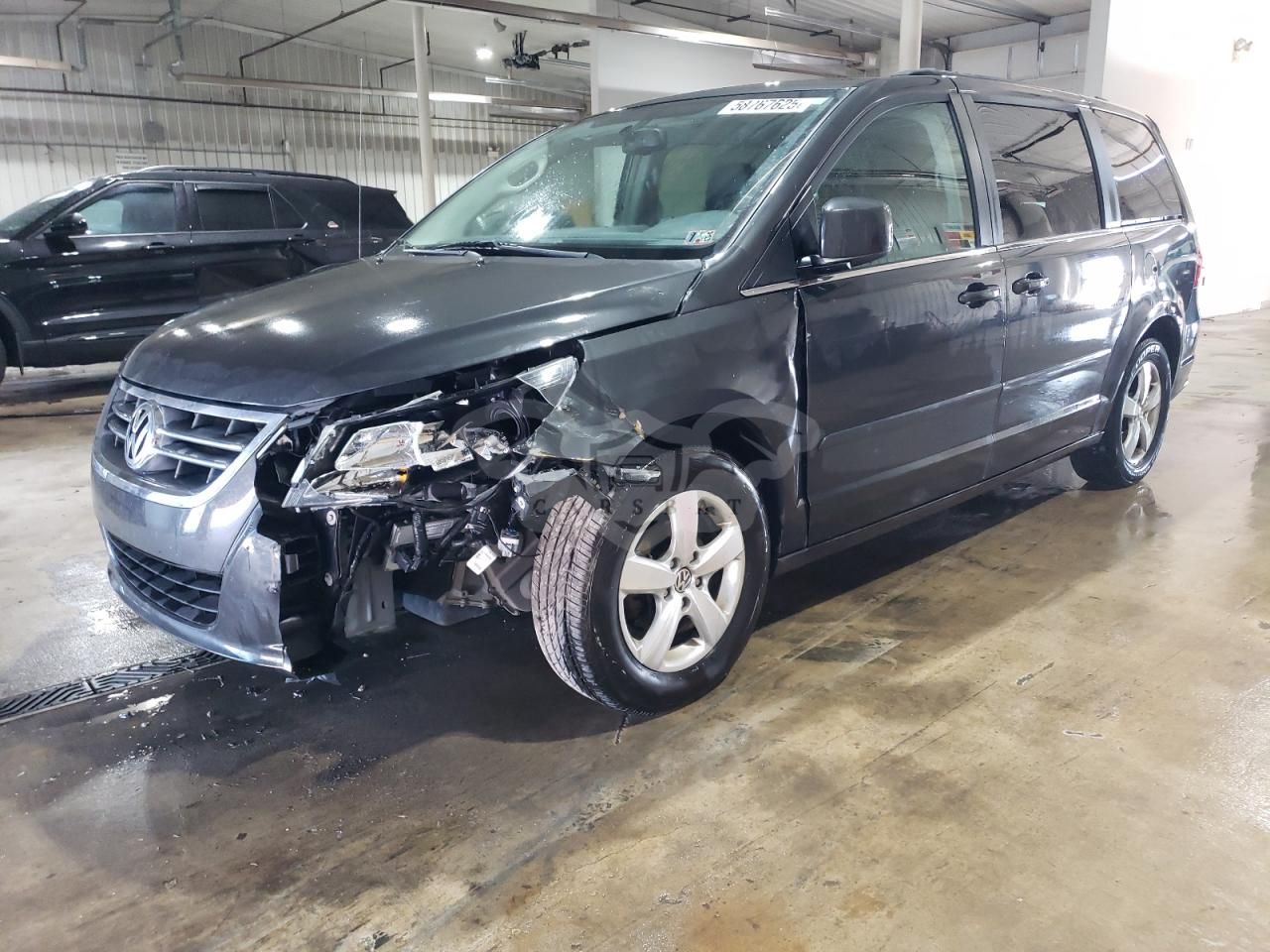 Volkswagen Routan SE 3.6L 6 2011