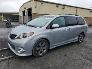Toyota Sienna SPORT 3.5L 6 2011