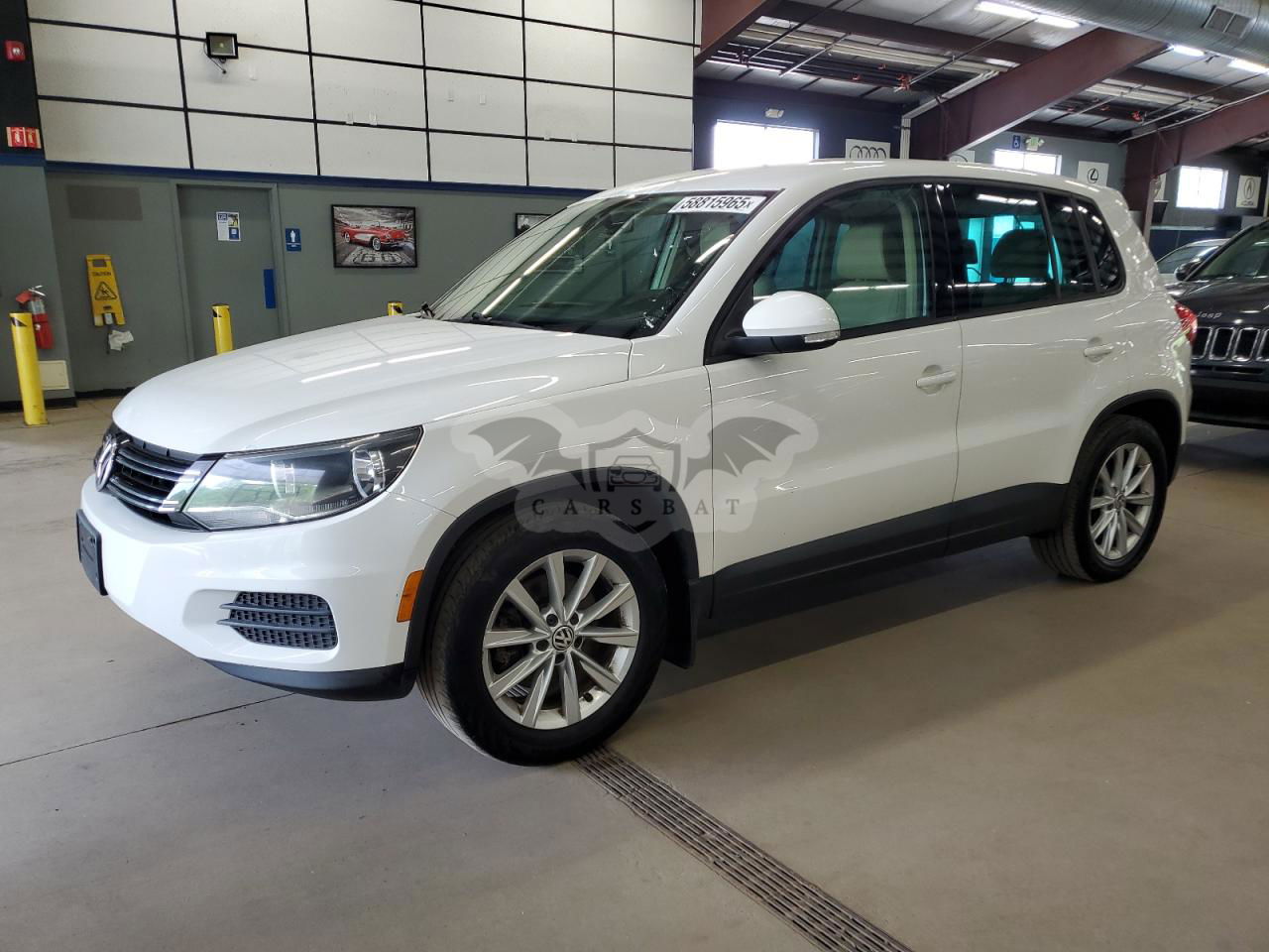 Volkswagen Tiguan S 2.0L  4 2014