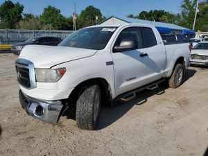 Toyota Tundra DOUBLE CAB SR5 5.7L 8 2011
