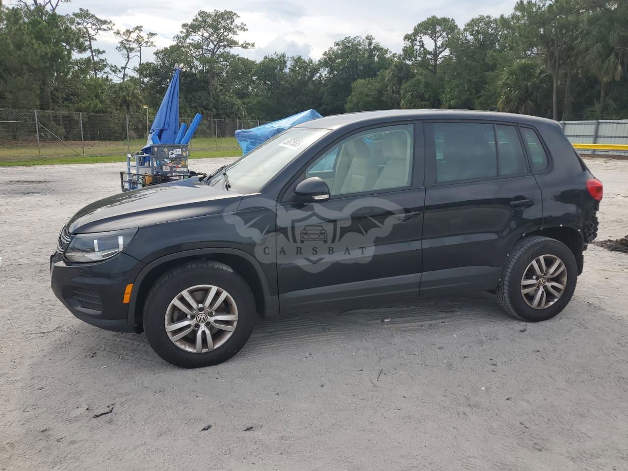 Volkswagen Tiguan S 2.0L  4 2012