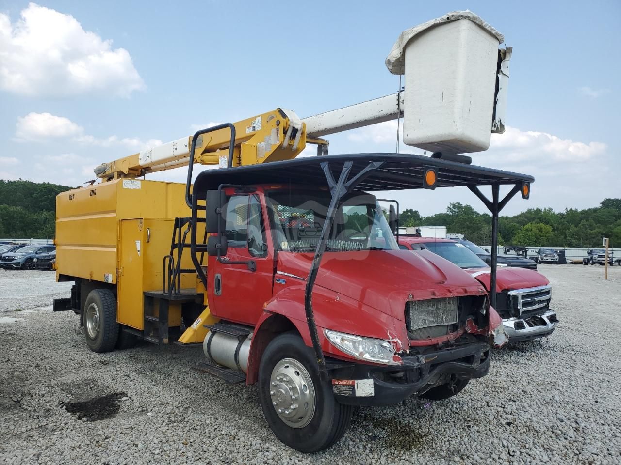 International DuraStar / 4000 4300 6.4L 8 2013